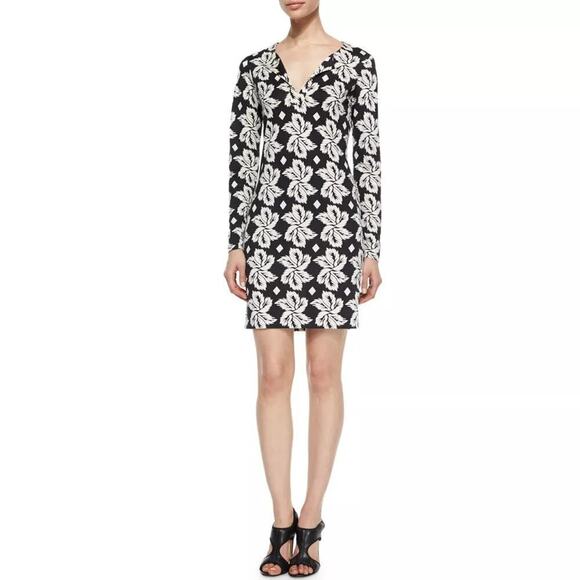 Diane von Furstenberg Reina Silk Shift Mini Dress Giant Leaf Print size‎ 8 NWT - Picture 1 of 9